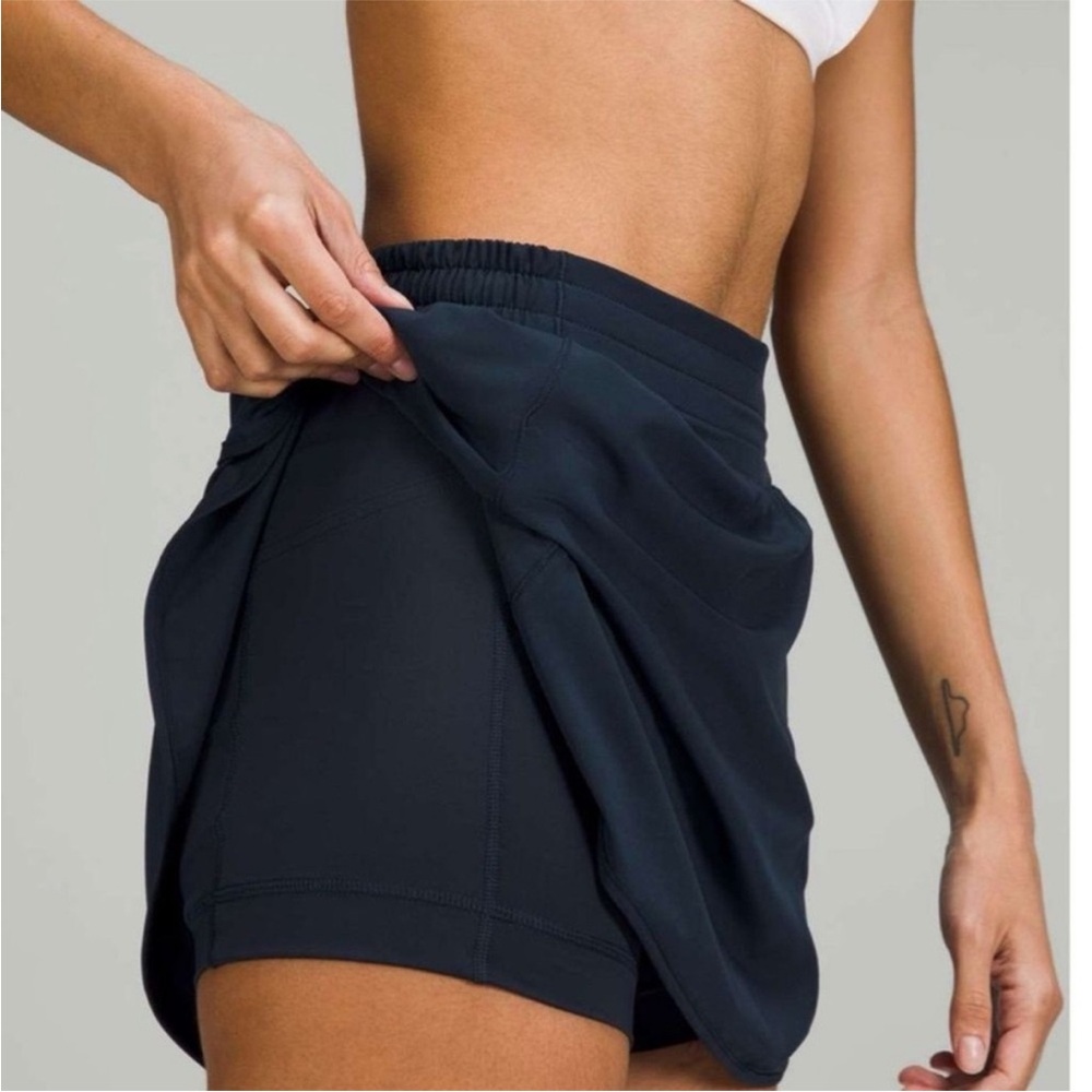 Lululemon Hotty Hot High-Rise Running Skirt Black Size 4 Built-In Liner - Picture 2 of 11